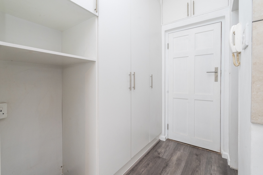 To Let 0 Bedroom Property for Rent in Sea Point Western Cape